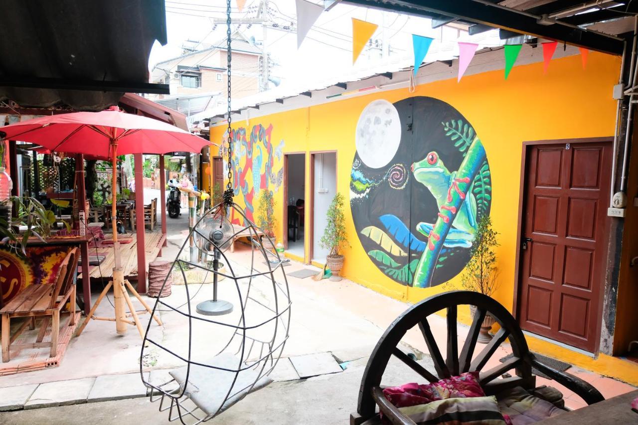 Cody GuestHouse Chiang Mai Eksteriør billede
